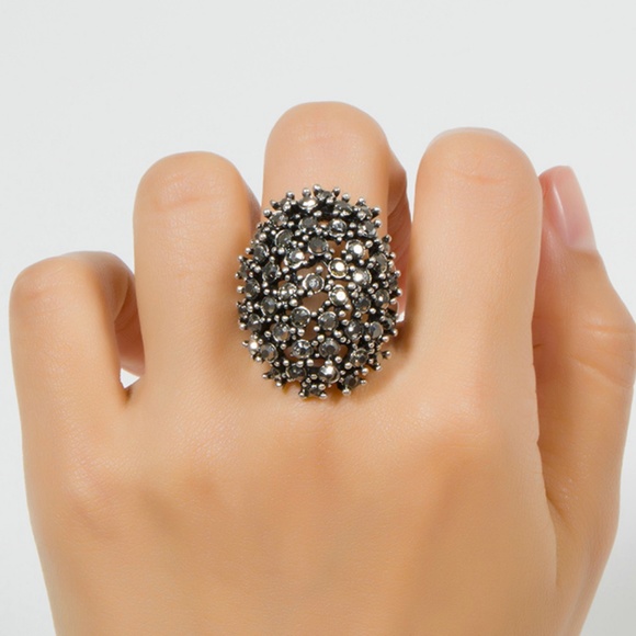 NWT Vintage Style Black Crystal Ring - Silver Finish - Women's Size 8 - Picture 3 of 5